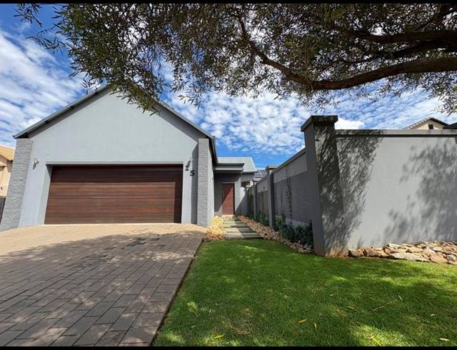 3 BEDROOM HOUSE FOR SALE IN MIDLANDS ESTATE